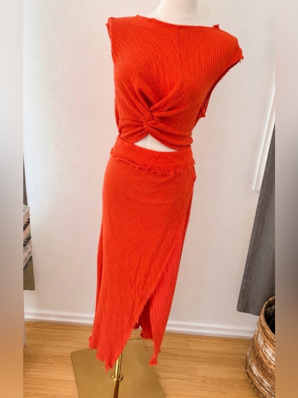 Splendid | Vibrant Red Twist-Front two-piece Skirt Set | S | Like New!